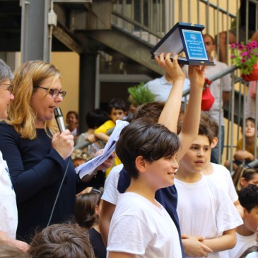 La premiazione dei bambini della Scuola Primaria “F.Conforti-B.Avogadro” per il concorso “Fare Poesia con Fantasia”