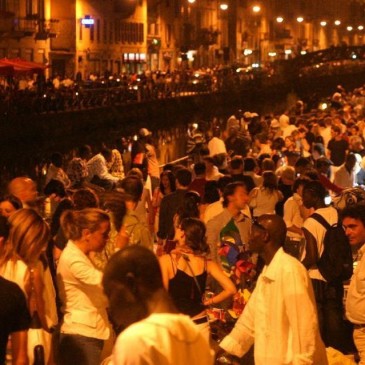Navigli, lo spaccio notturno è un problema di scottante attualità.