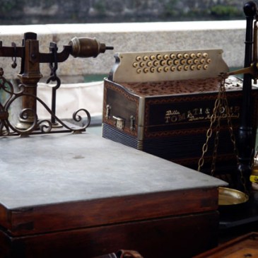 Mercatone dell’Antiquariato, domenica 30 aprile 2017